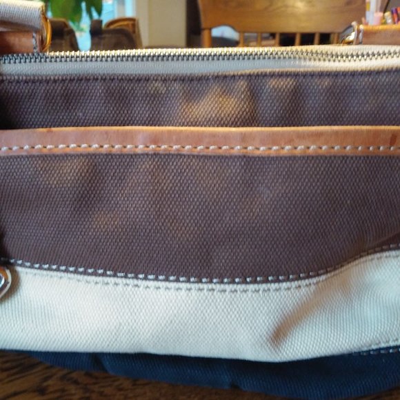 Brighton Canvas Messenger Bag. - Picture 2 of 6